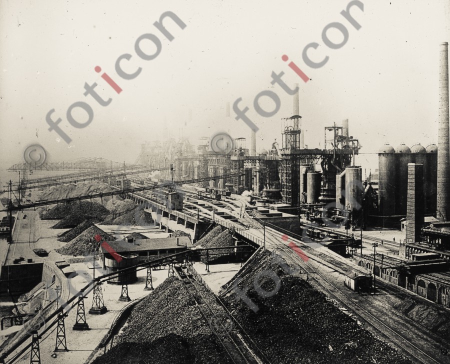 Hochöfen in Essen | Blast furnaces in Essen - Foto foticon-600-roesch-roe02-sw.jpg | foticon.de - Bilddatenbank für Motive aus Geschichte und Kultur